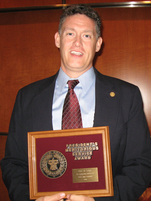 Peter Lange wins TAMU President's Award